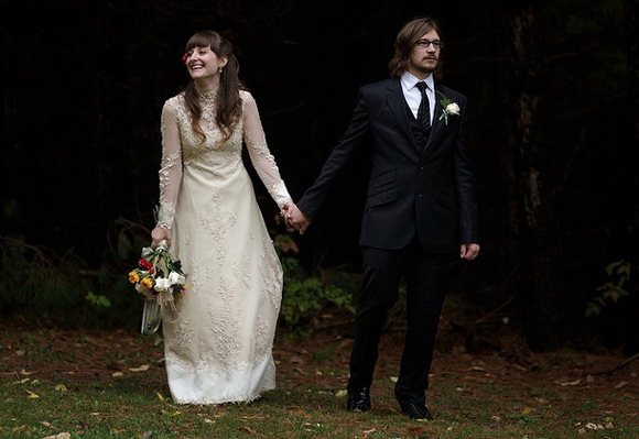 wearing-your-moms-wedding-gown