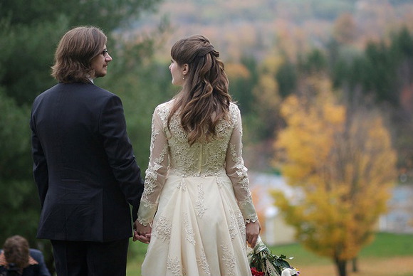 wearing-your-moms-wedding-gown