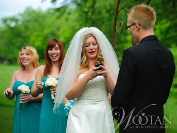 Image Courtesy of Wootan Wedding Photography hooking-up-at-your-wedding